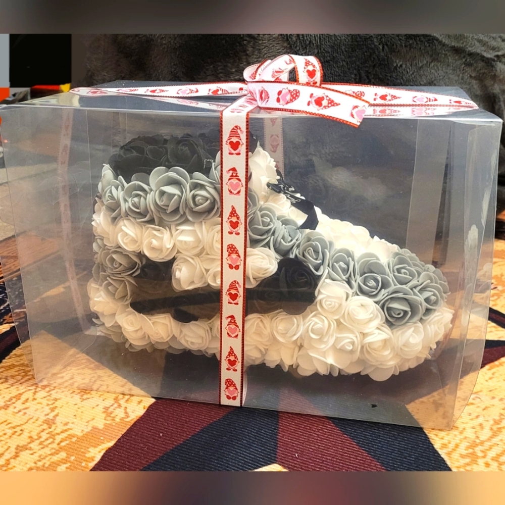 Sneaker shaped forever roses gray, white, black (new)